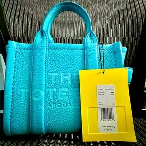 Marc Jacob’s The Tote Bag Pool